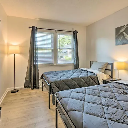 Modern Nashville Townhome Large Yard And Deck!
